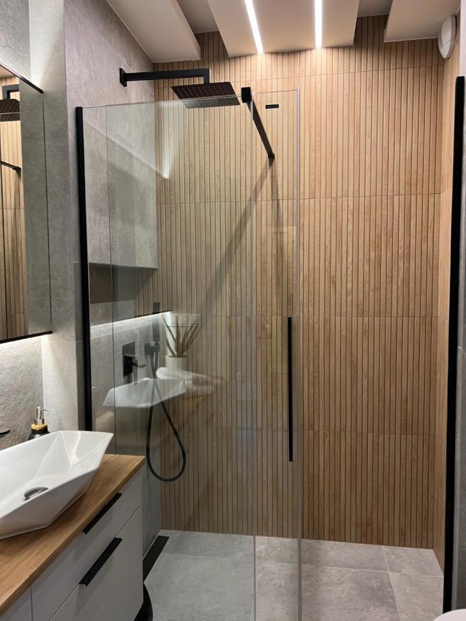 Family & Business Elegant Apartments Ul Lotnicza Centrum Galeria Korona - 1 Bedroom, Terrace, Air Conditioning, Garage - New! Келце Екстериор снимка