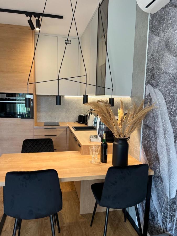 Family & Business Elegant Apartments Ul Lotnicza Centrum Galeria Korona - 1 Bedroom, Terrace, Air Conditioning, Garage - New! Келце Екстериор снимка