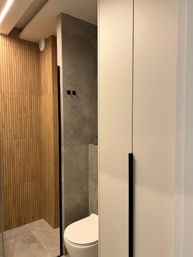Family & Business Elegant Apartments Ul Lotnicza Centrum Galeria Korona - 1 Bedroom, Terrace, Air Conditioning, Garage - New! Келце Екстериор снимка