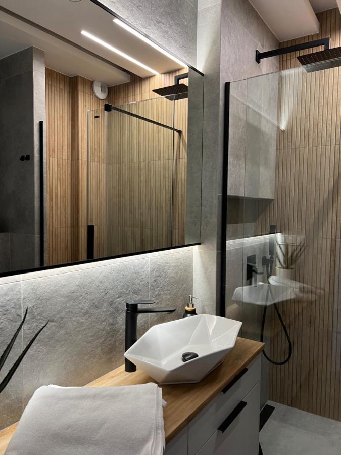 Family & Business Elegant Apartments Ul Lotnicza Centrum Galeria Korona - 1 Bedroom, Terrace, Air Conditioning, Garage - New! Келце Екстериор снимка