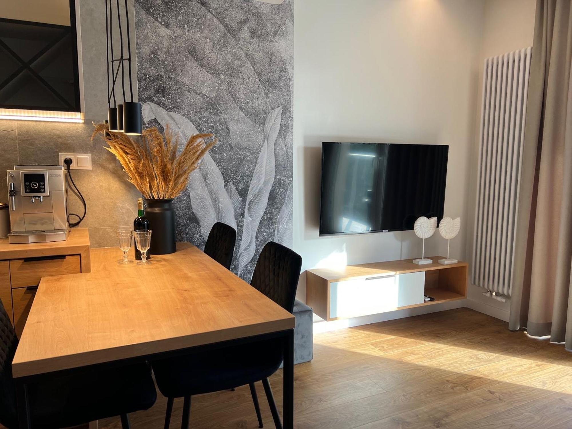 Family & Business Elegant Apartments Ul Lotnicza Centrum Galeria Korona - 1 Bedroom, Terrace, Air Conditioning, Garage - New! Келце Екстериор снимка
